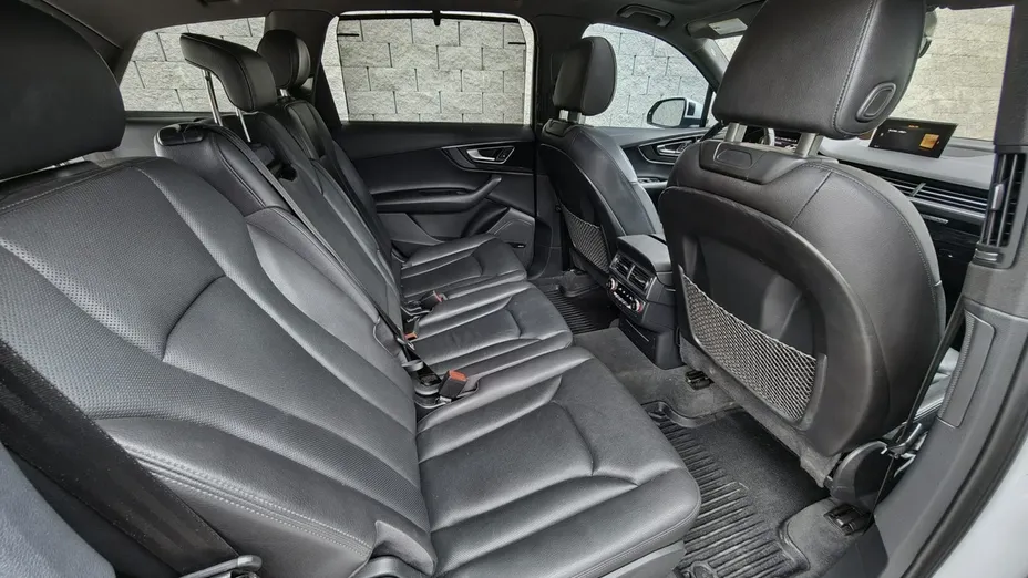 AUDI Q7 -