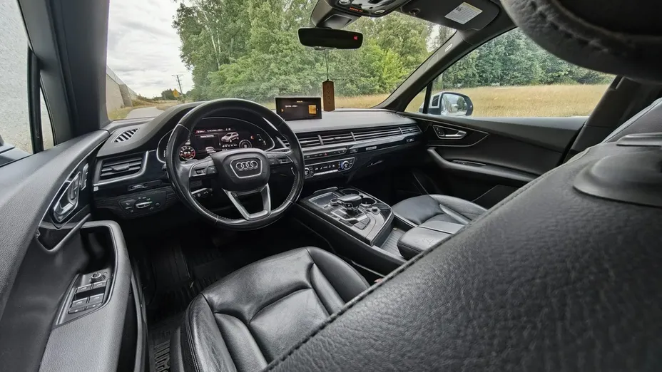 AUDI Q7 -