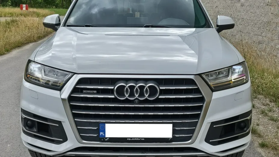 AUDI Q7 -