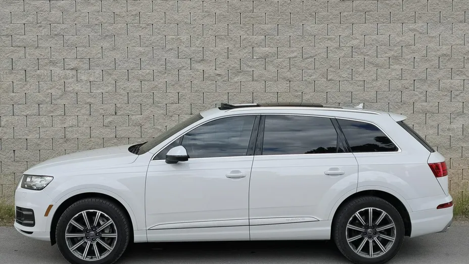 AUDI Q7 -