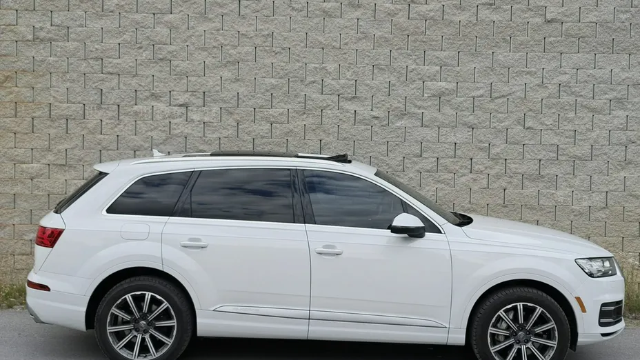 AUDI Q7 -