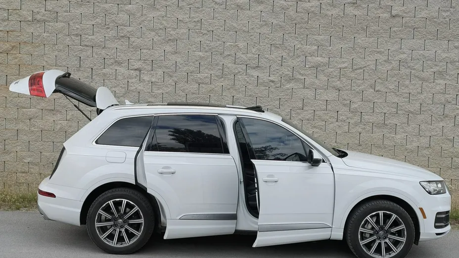 AUDI Q7 -
