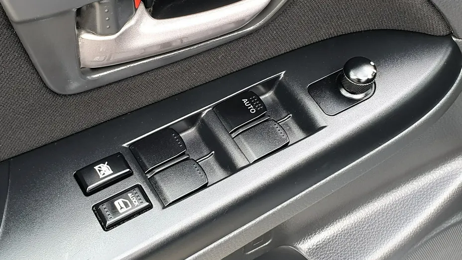 SUZUKI SX4 -