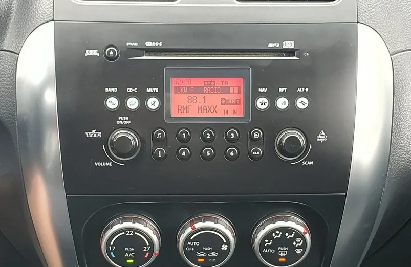 SUZUKI SX4 -