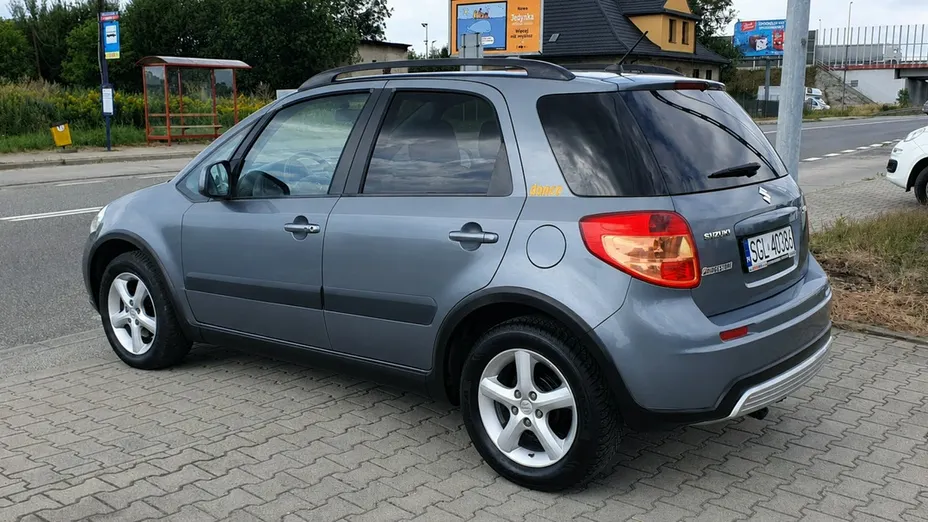 SUZUKI SX4 -