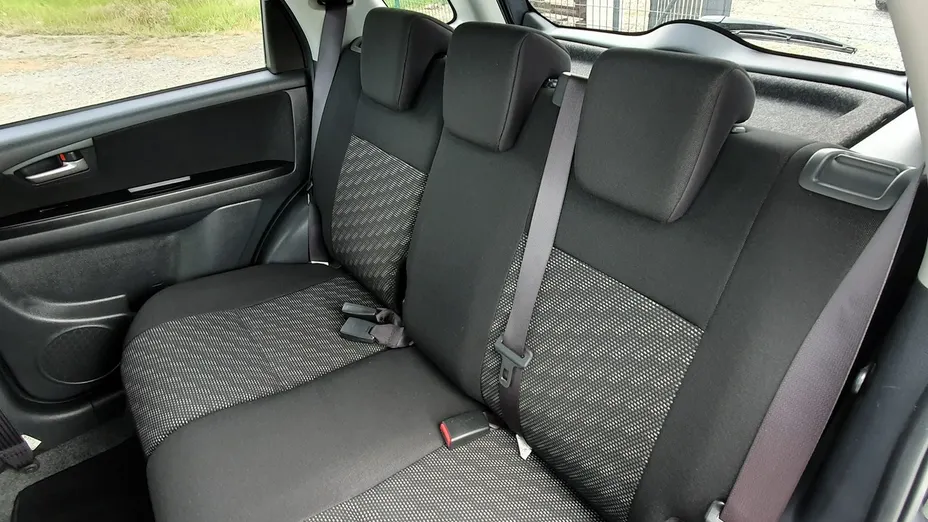 SUZUKI SX4 -