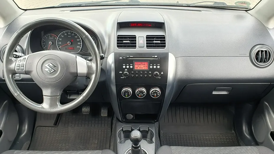 SUZUKI SX4 -