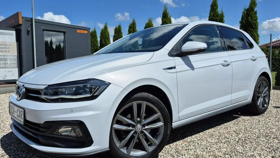 VOLKSWAGEN Polo -