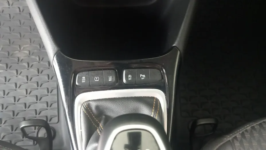 OPEL Crossland X -