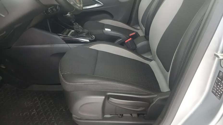 OPEL Crossland X -