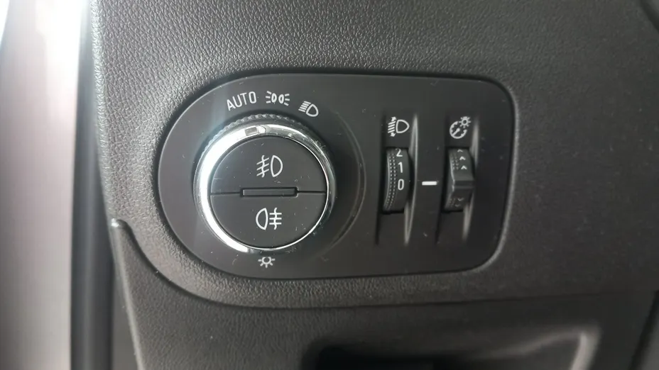 OPEL Crossland X -