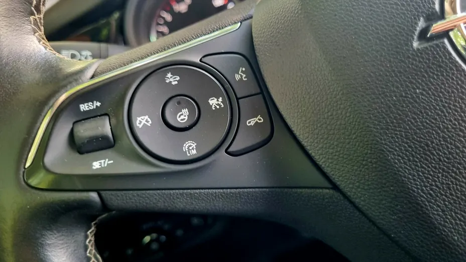 OPEL Insignia -
