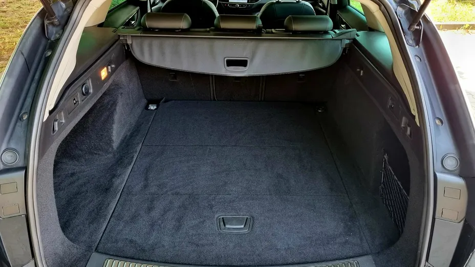 OPEL Insignia -