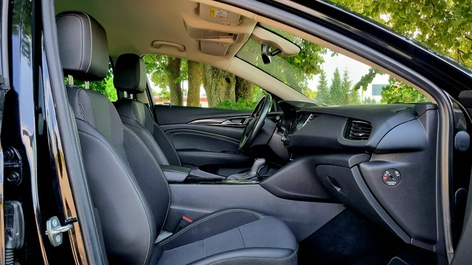 OPEL Insignia -
