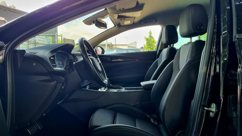 OPEL Insignia -