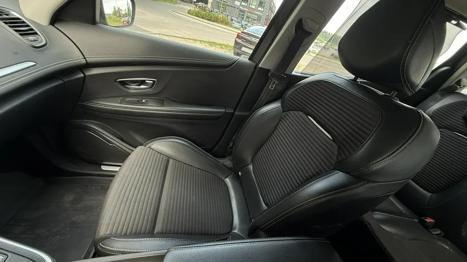 RENAULT Grand Scenic -