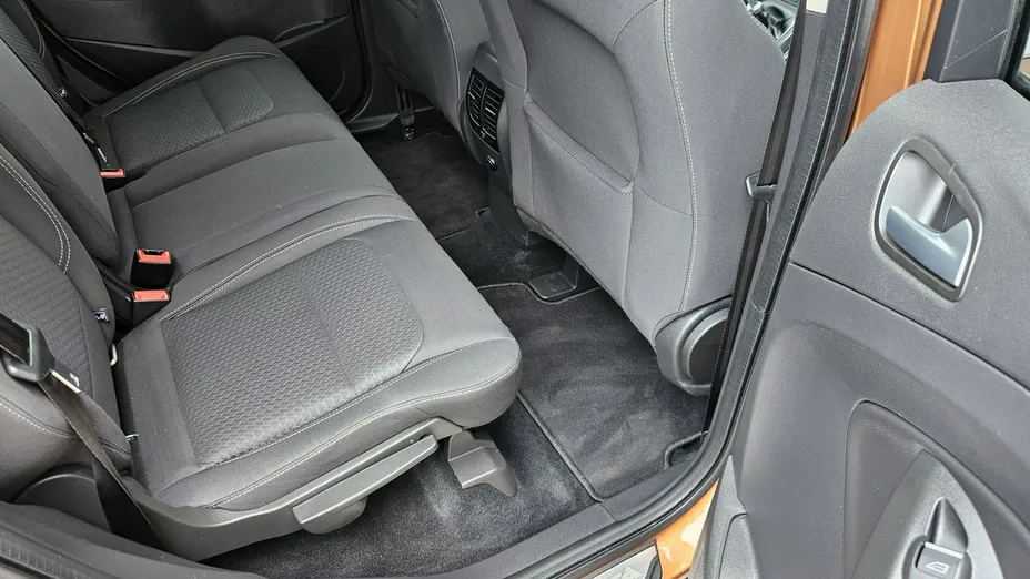 FORD Kuga -