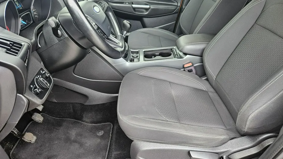 FORD Kuga -