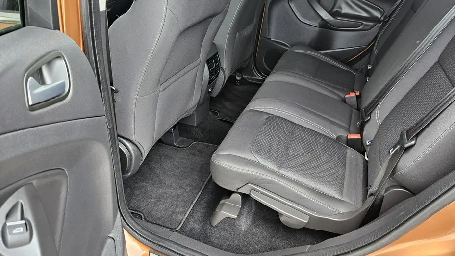 FORD Kuga -