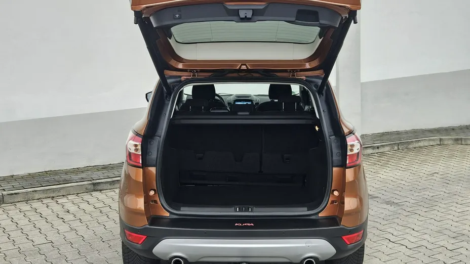 FORD Kuga -