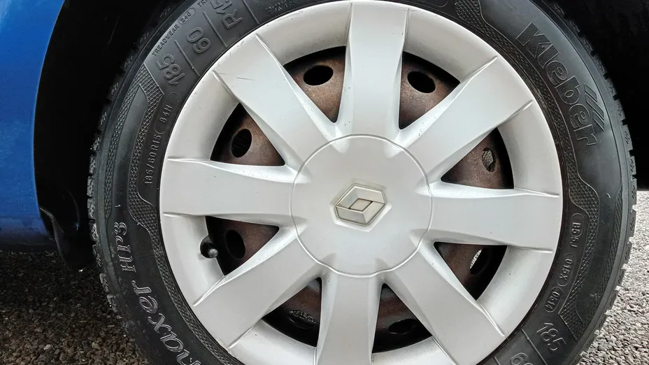 RENAULT Clio -