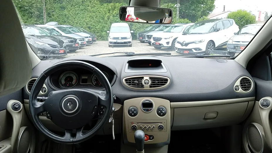 RENAULT Clio -