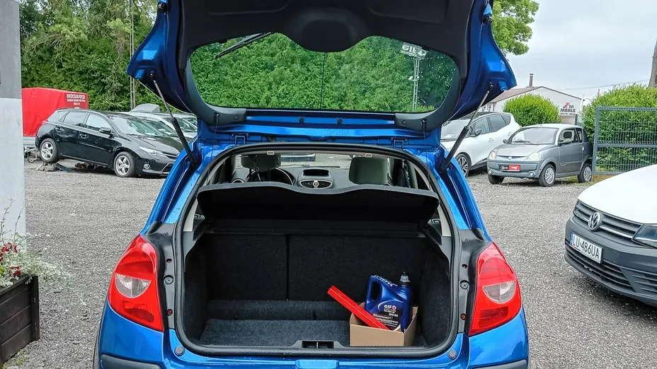 RENAULT Clio -
