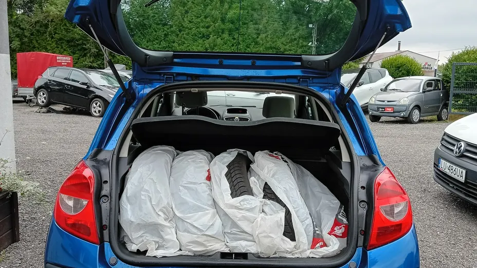 RENAULT Clio -