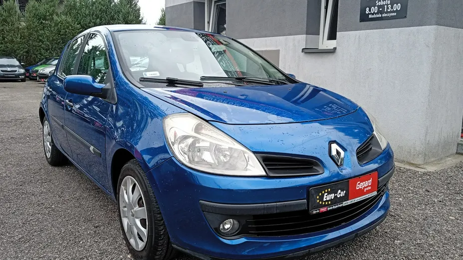RENAULT Clio -