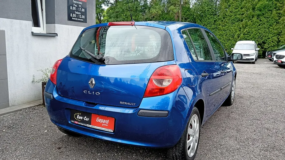 RENAULT Clio -