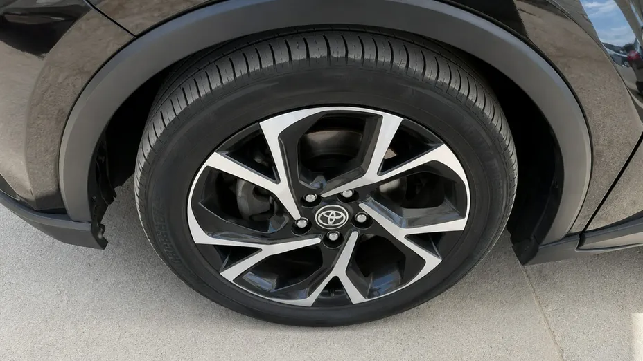 TOYOTA C-HR -
