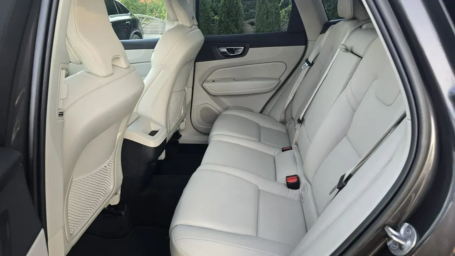 VOLVO XC60 -