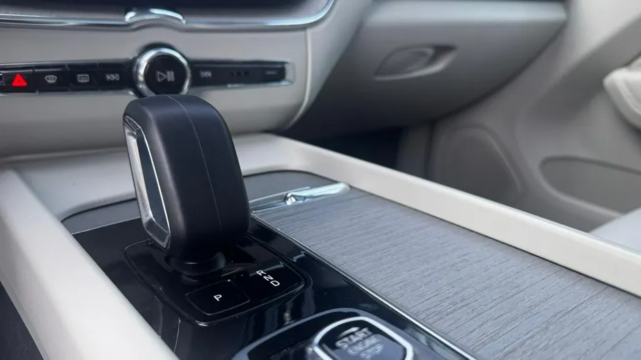 VOLVO XC60 -