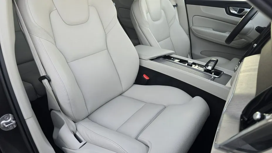VOLVO XC60 -