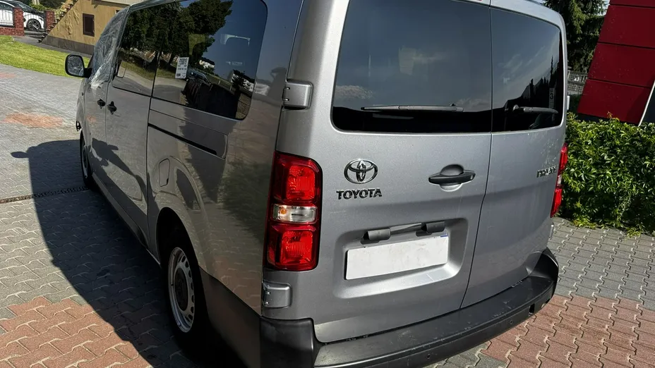 TOYOTA Proace -