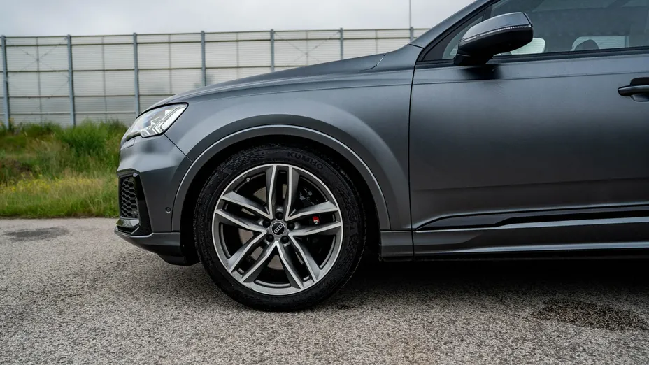 AUDI SQ7 -