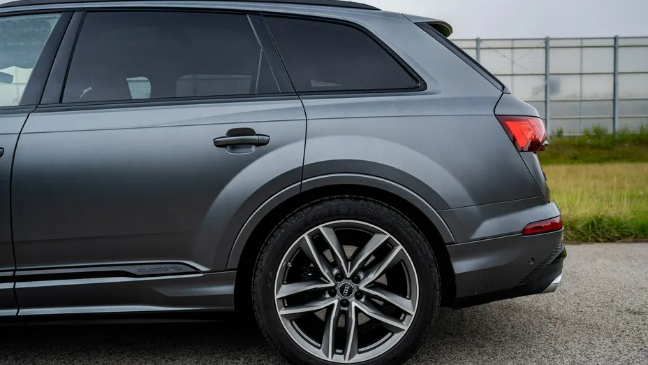 AUDI SQ7 -