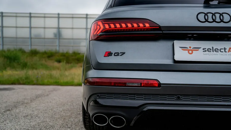 AUDI SQ7 -