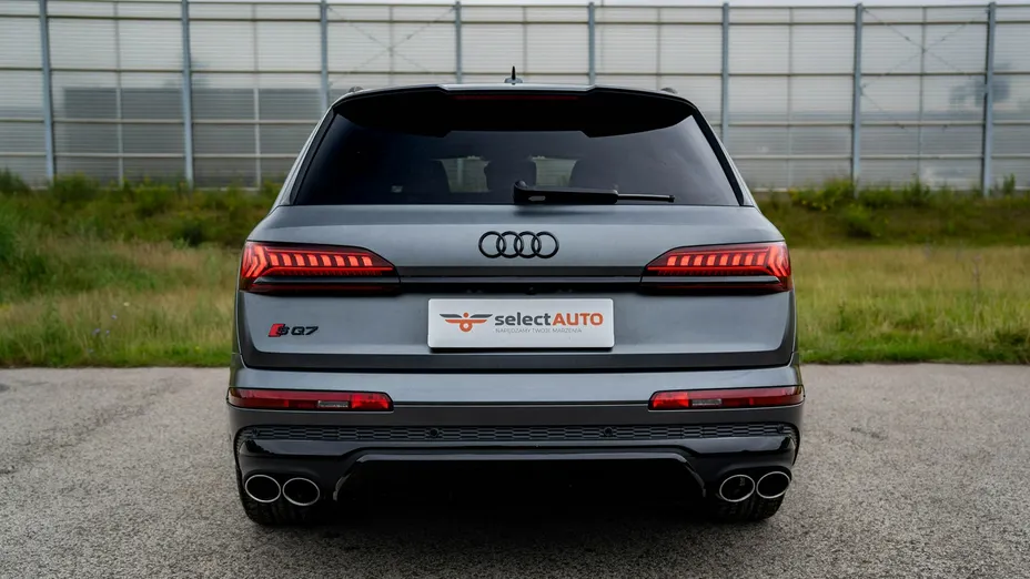 AUDI SQ7 -