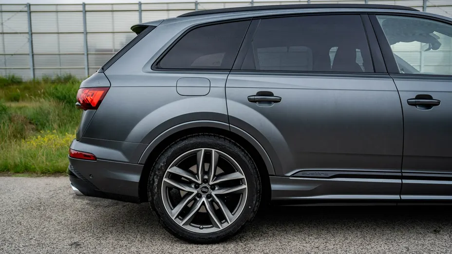 AUDI SQ7 -