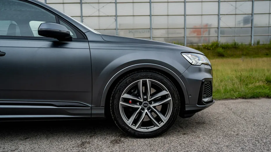 AUDI SQ7 -