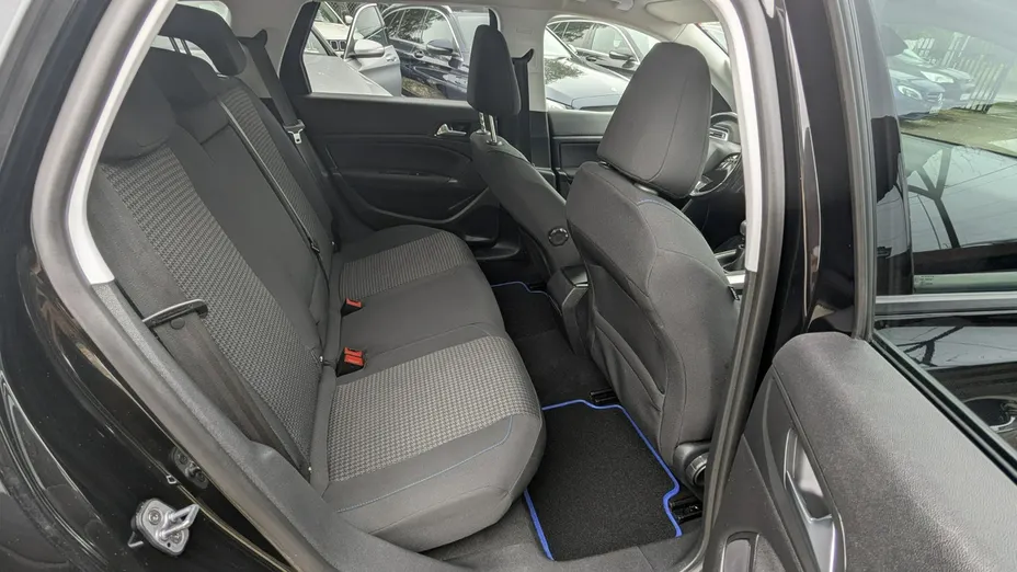 PEUGEOT 308 -
