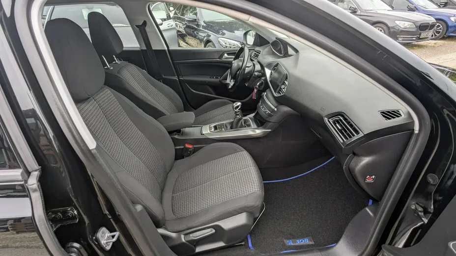 PEUGEOT 308 -