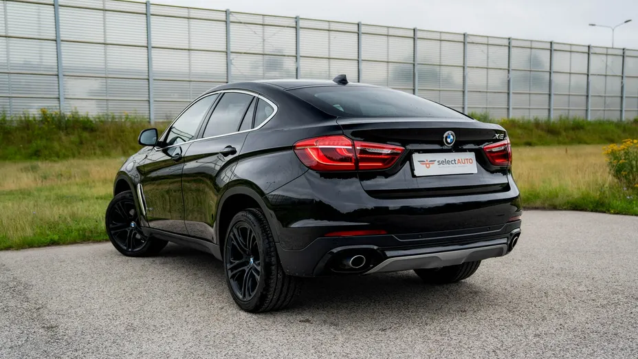 BMW X6 -