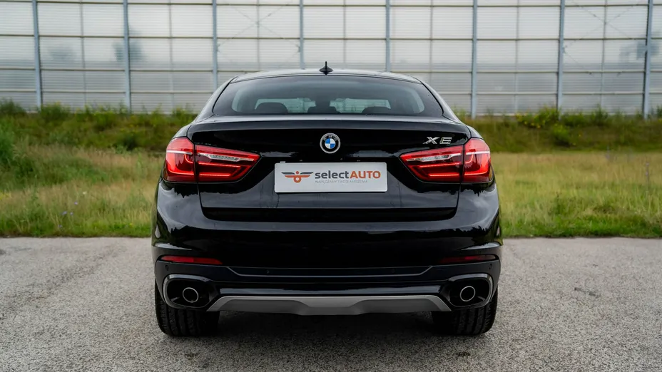 BMW X6 -