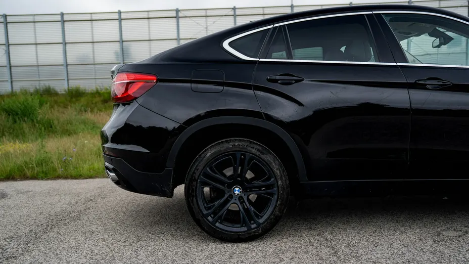 BMW X6 -