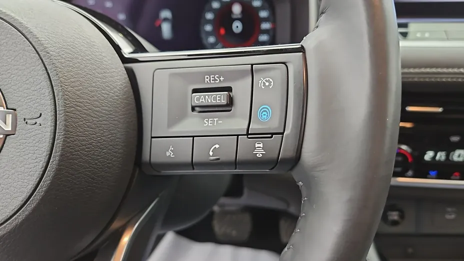 NISSAN X-Trail -