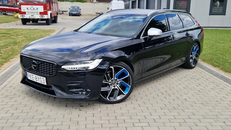 VOLVO V90 -