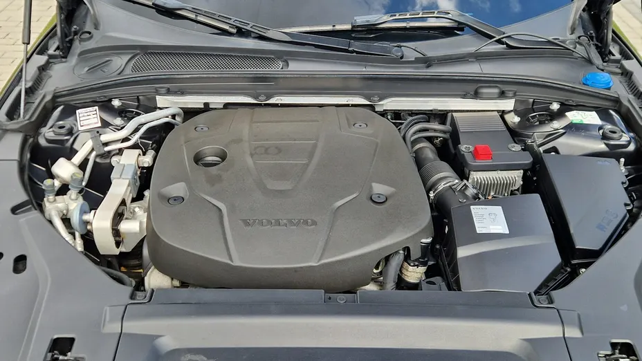 VOLVO V90 -