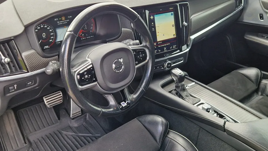 VOLVO V90 -